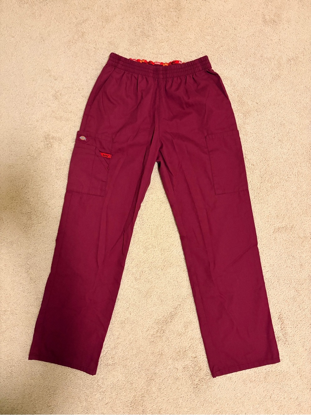 Dickies Women’s Maroon/Burgundy Cargo Scrub Pants Size Small Petite (S/P)
